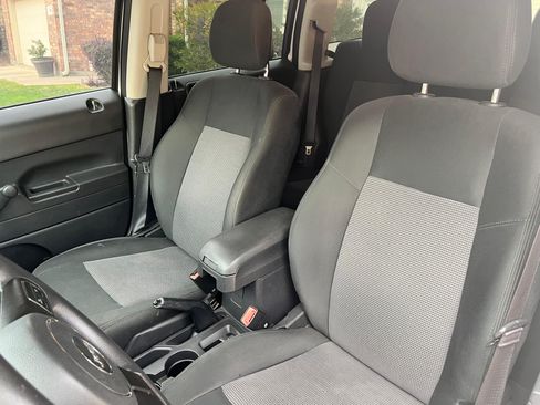 Used 2014 Jeep Patriot Sport image 10