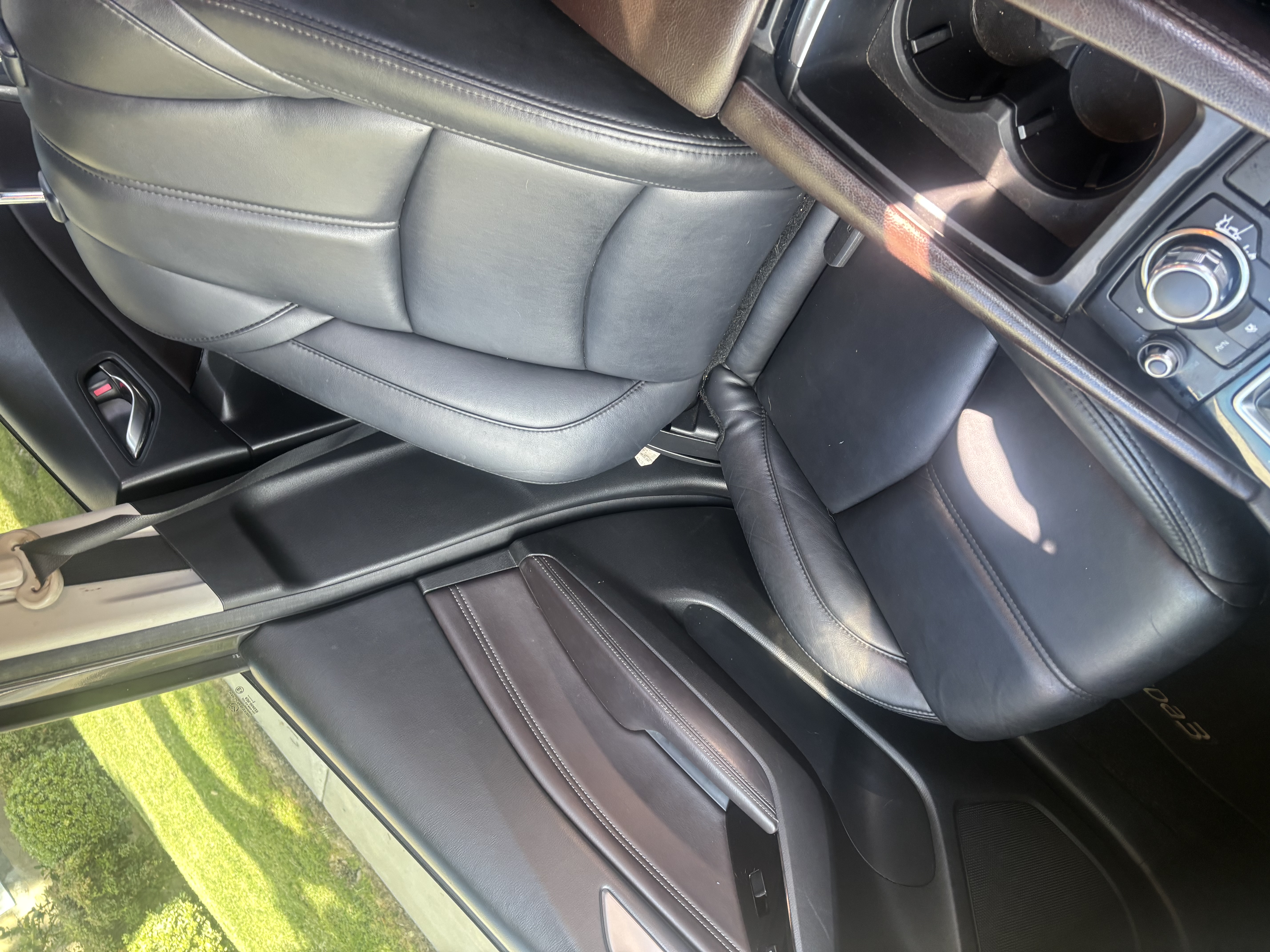 Used 2018 MAZDA MAZDA3 Touring FWD image 17