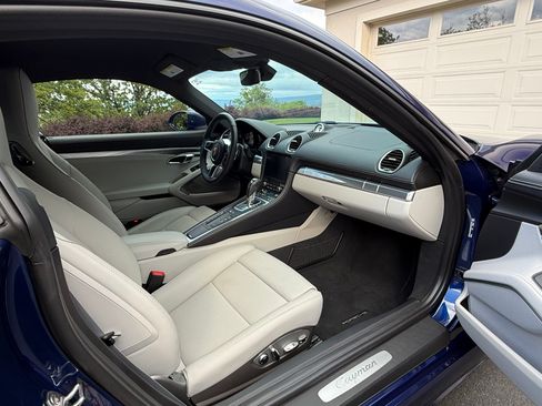 Used 2024 Porsche 718 Cayman RWD image 15