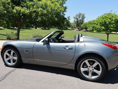 Used 2007 Pontiac Solstice GXP w/ Premium Package RWD image 10