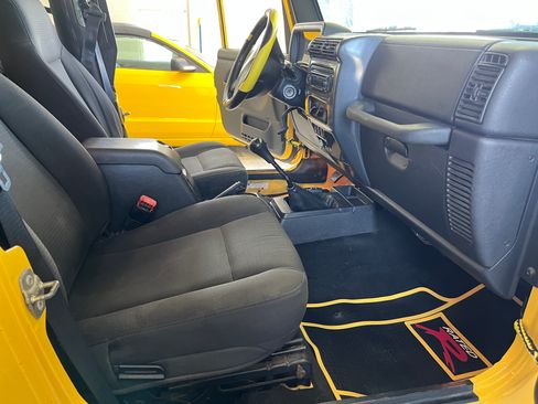 Used 2006 Jeep Wrangler Unlimited Rubicon w/ Security Group AWD/4WD image 12