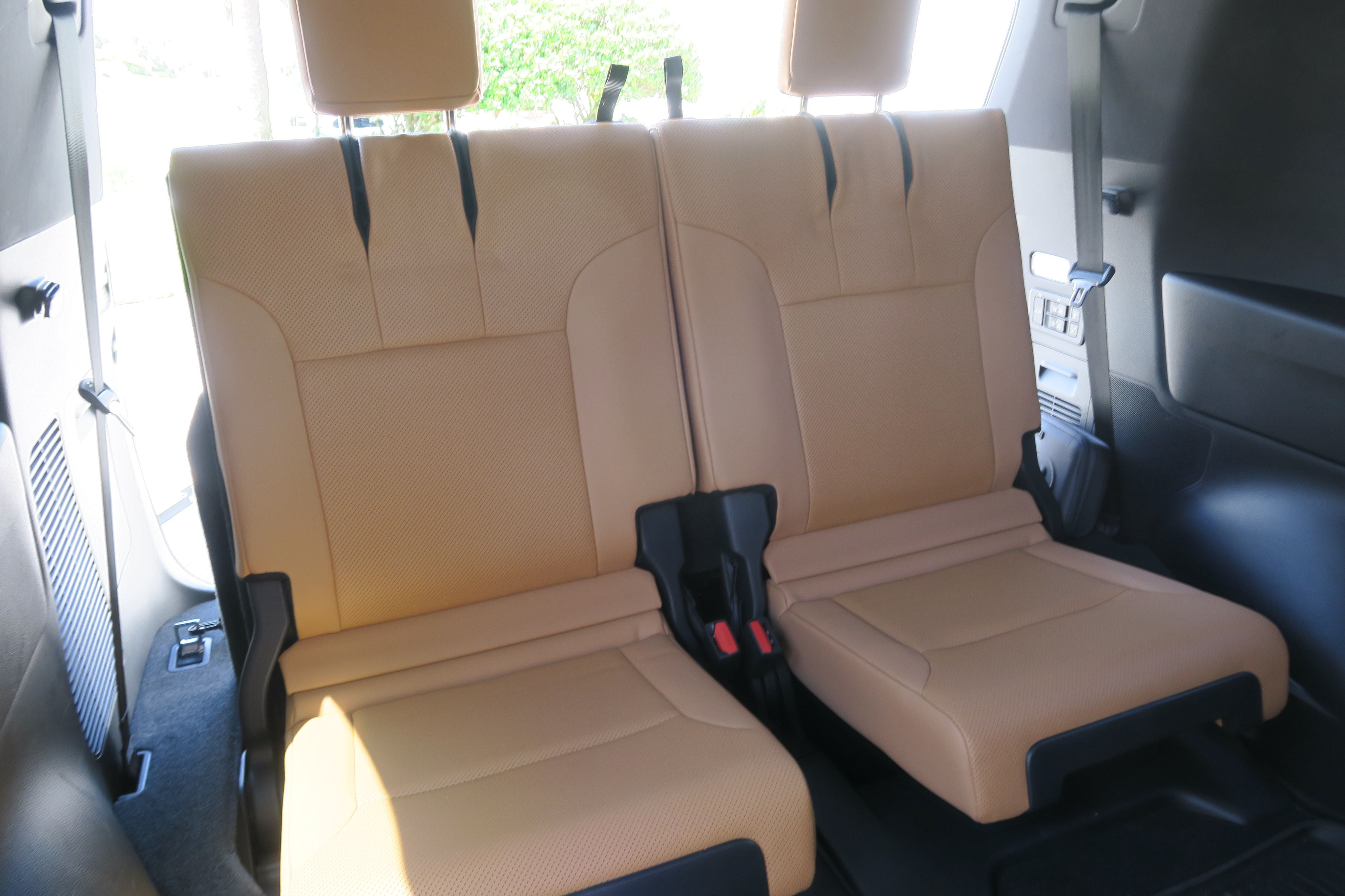 Used 2023 Lexus LX 600 4WD w/ Accessory Package (Z1) image 12