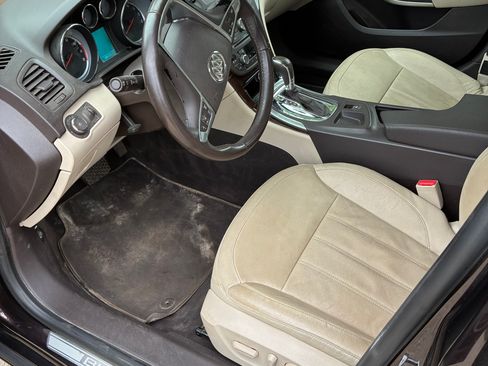 Used 2011 Buick Regal CXL FWD image 8