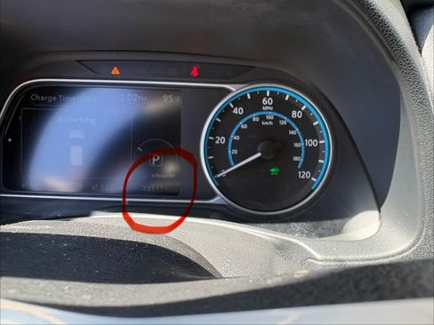Used 2020 Nissan Leaf S w/ S Charge Package FWD image 5