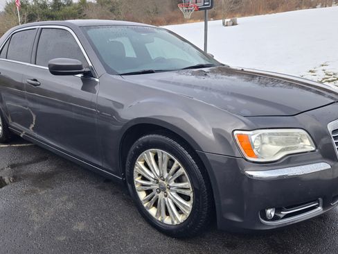 Used 2013 Chrysler 300 Sedan 4D w/ Driver Convenience Group image 6