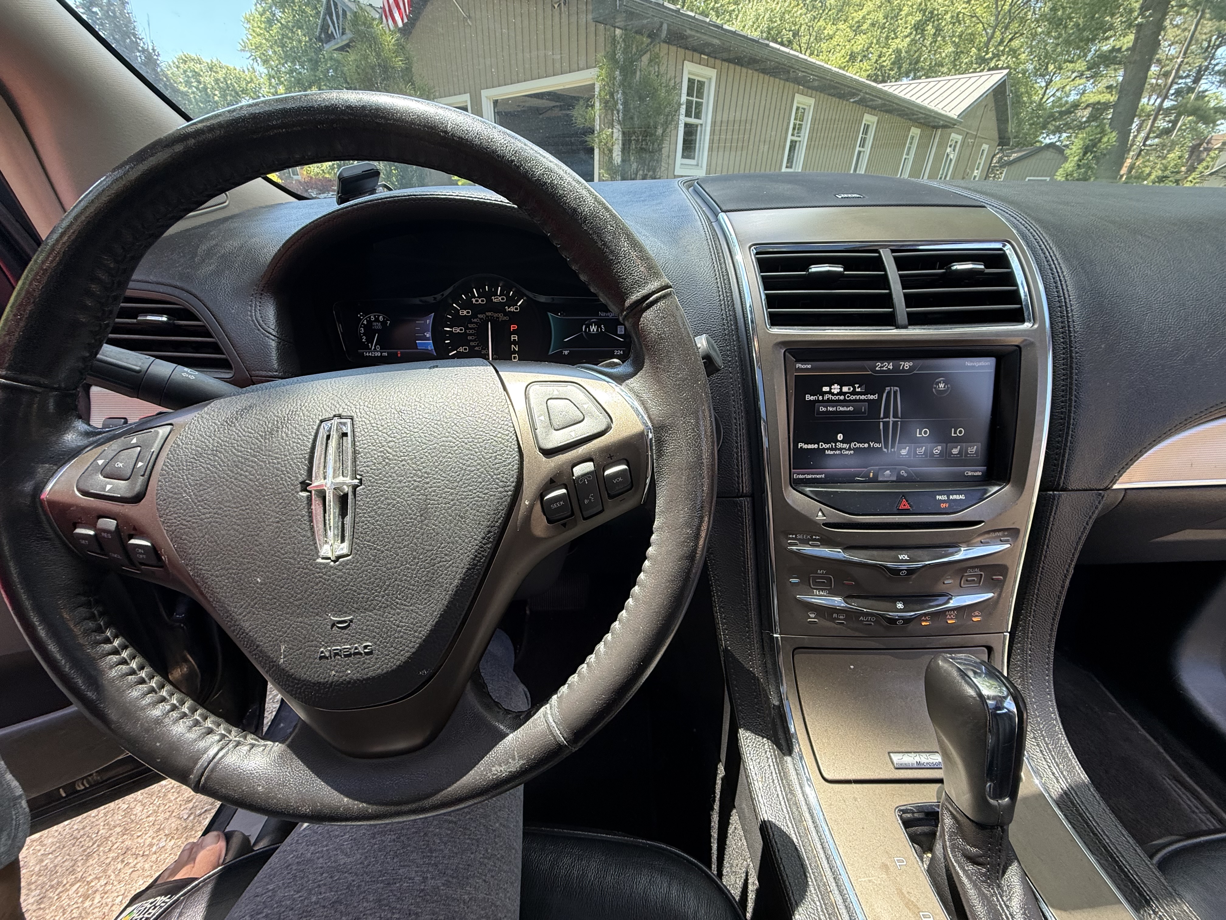 Used 2014 Lincoln MKX AWD w/ Equipment Group 102A image 6