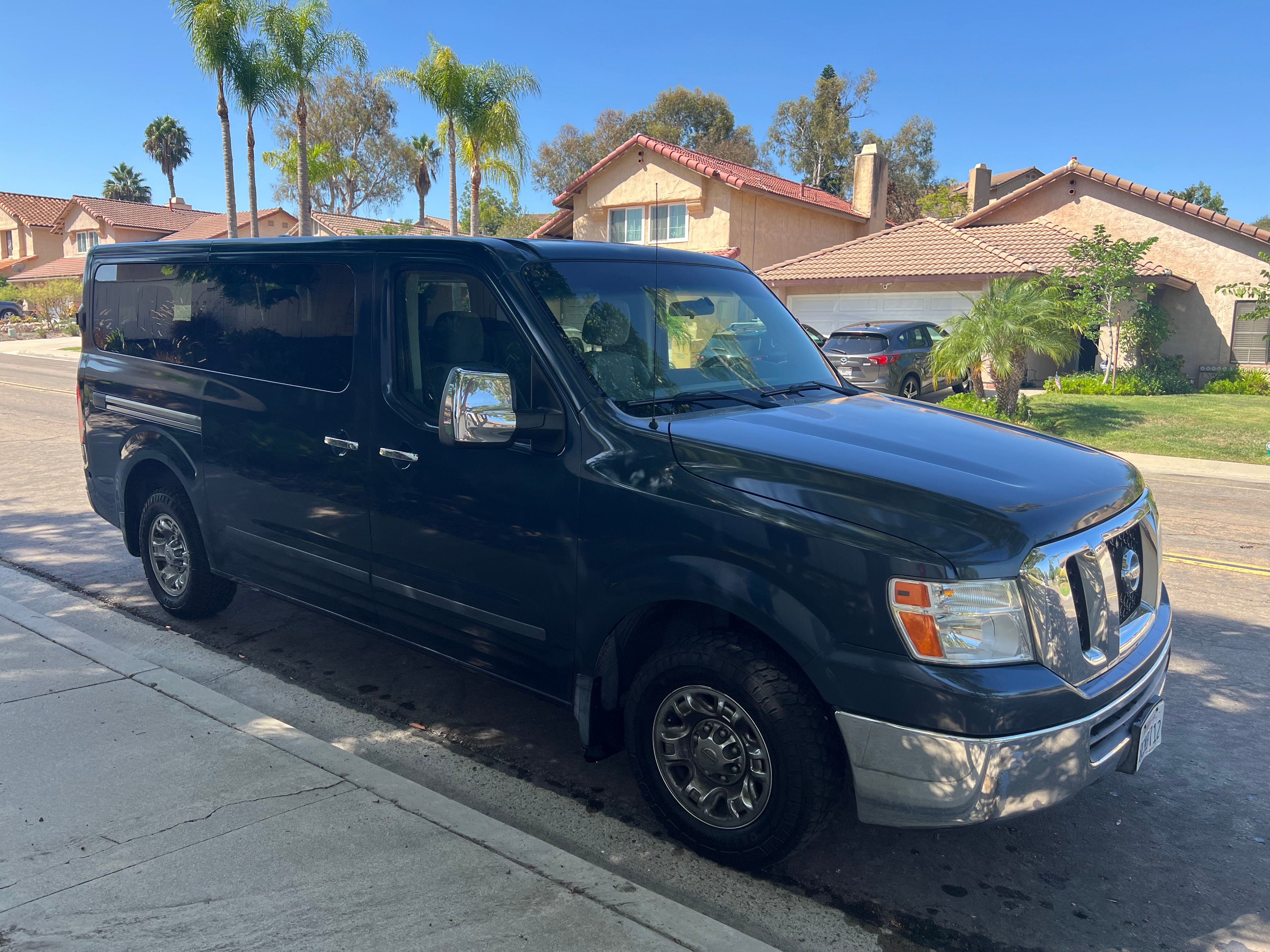 Used 2017 Nissan NV 3500 SV w/ SV Technology Package RWD image 1