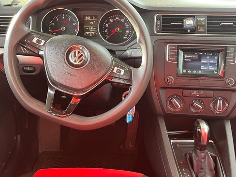 Used 2017 Volkswagen Jetta S image 14