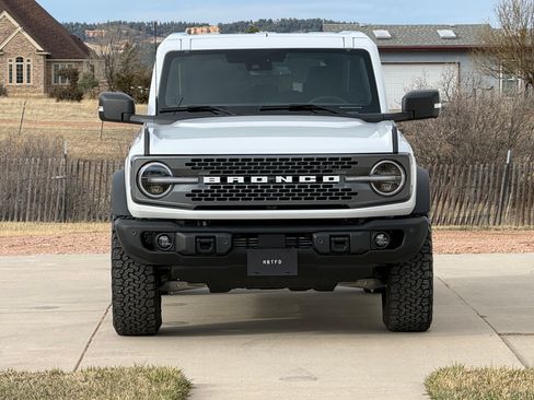 Used 2025 Ford Bronco Badlands image 2
