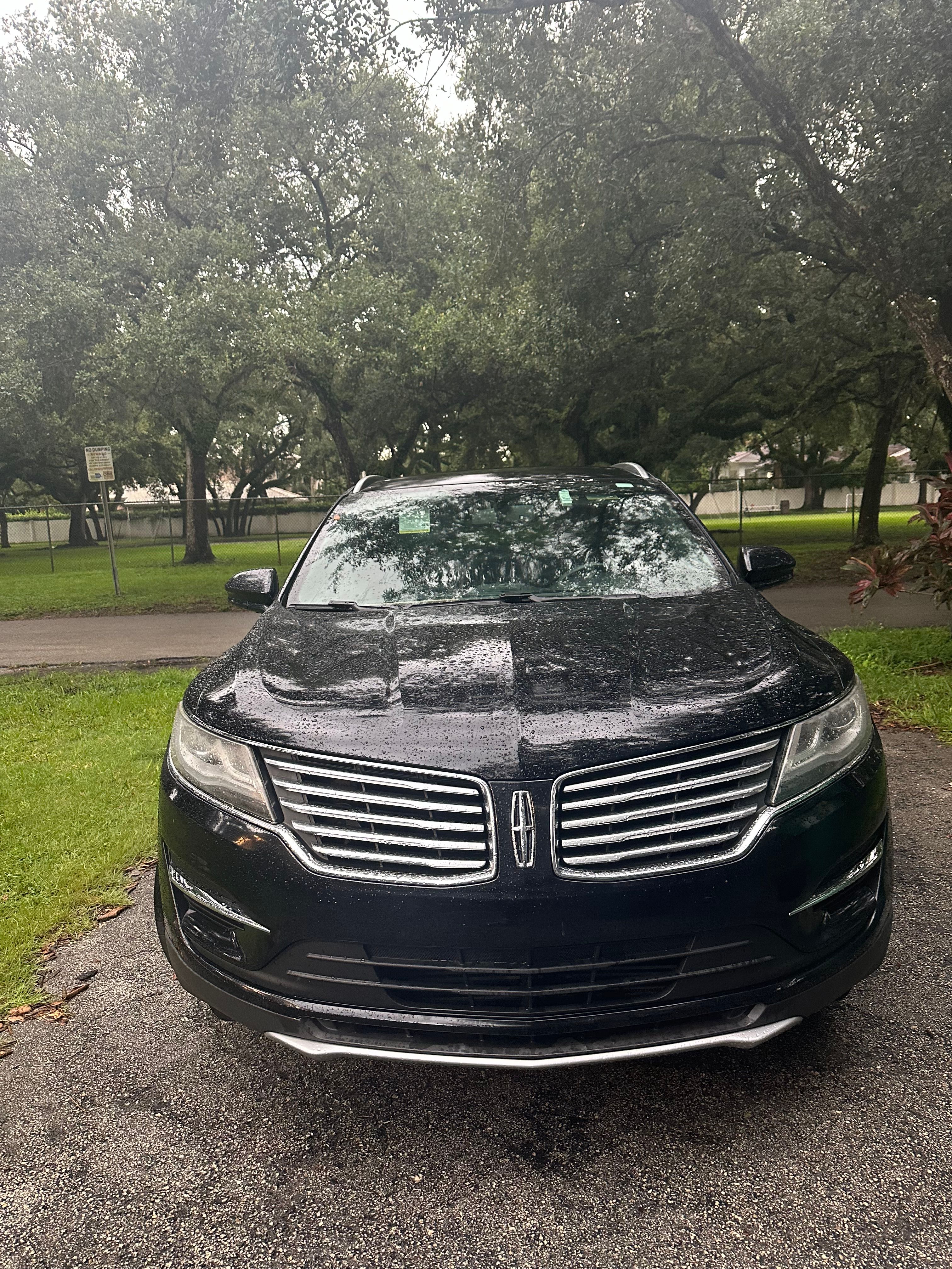 Used 2018 Lincoln MKC Premiere FWD image 2
