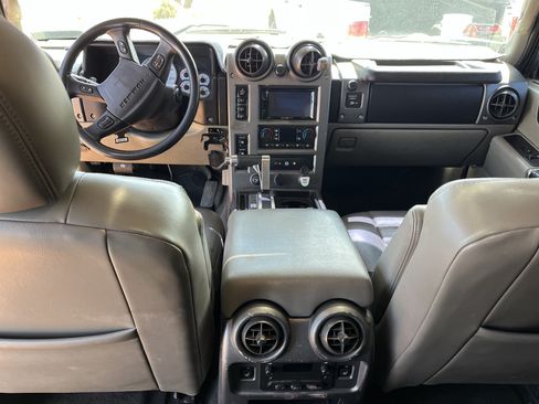 Used 2003 HUMMER H2 Luxury w/ Preferred Equipment Group image 5