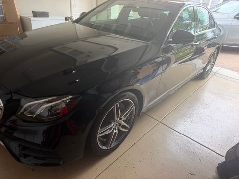 Used 2019 Mercedes-Benz E 300 image 4