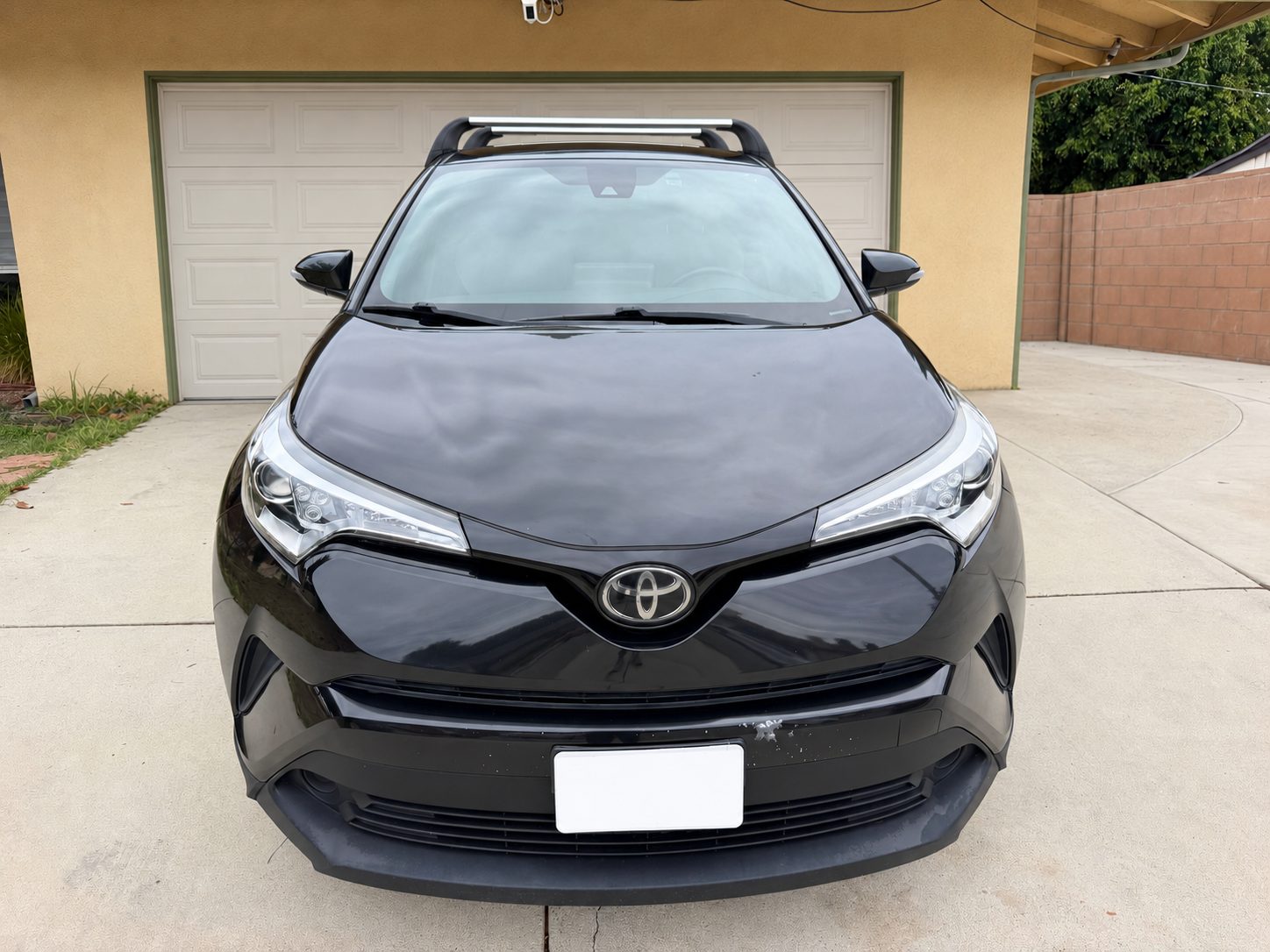 Used 2019 Toyota C-HR XLE FWD image 6