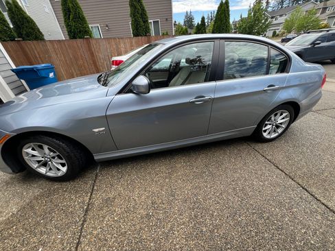 Used 2010 BMW 328i xDrive Sedan AWD/4WD image 11