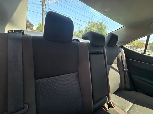 Used 2019 Toyota Corolla LE image 11