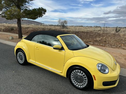 Used 2015 Volkswagen Beetle 1.8T image 2