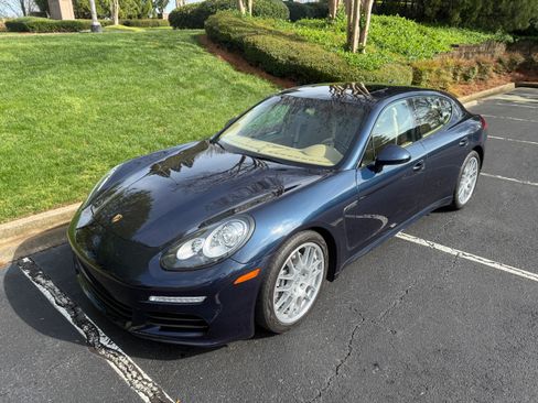 Used 2015 Porsche Panamera w/ Premium Package image 6