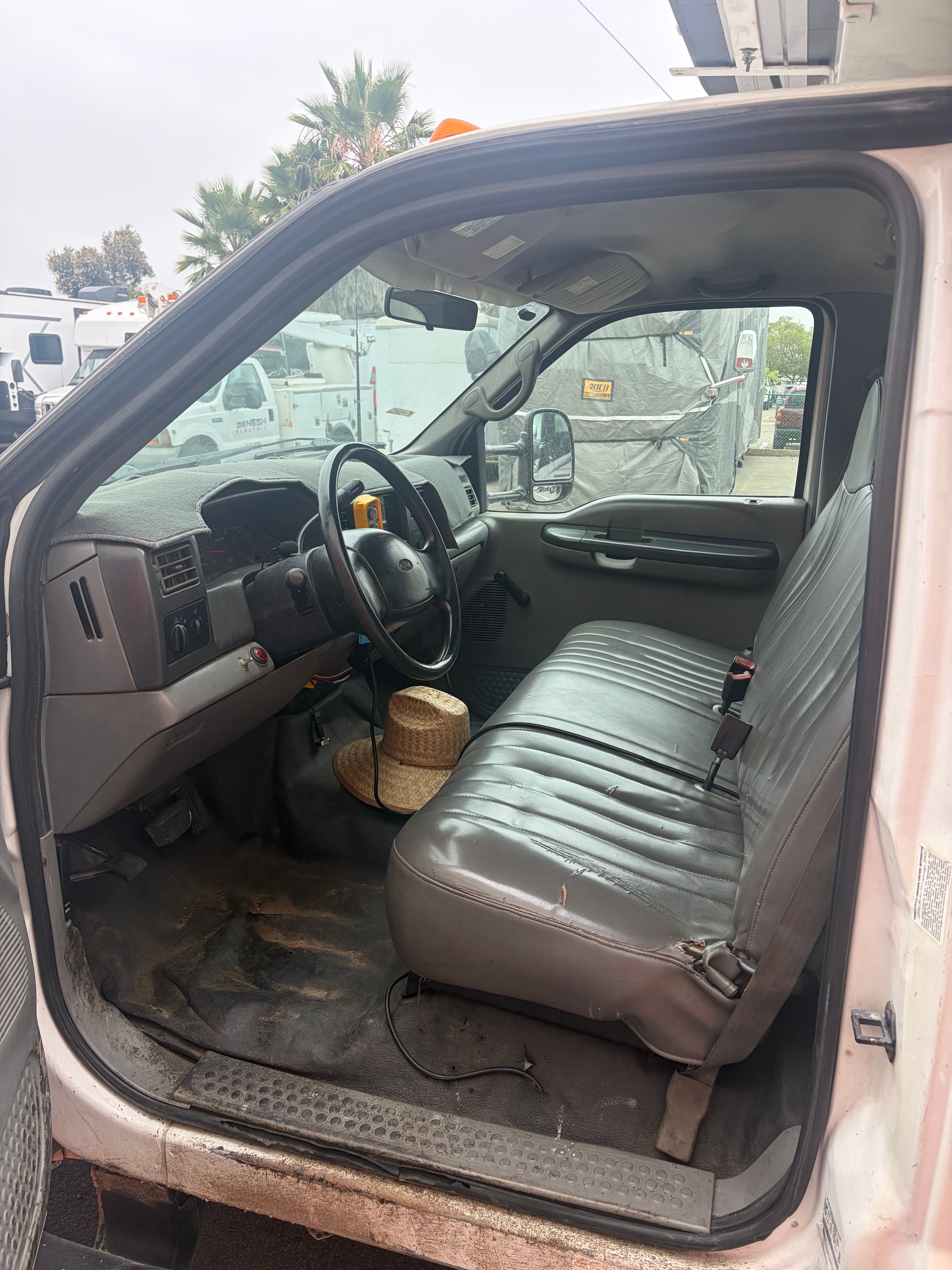 Used 2002 Ford F550 2WD Regular Cab Super Duty image 10
