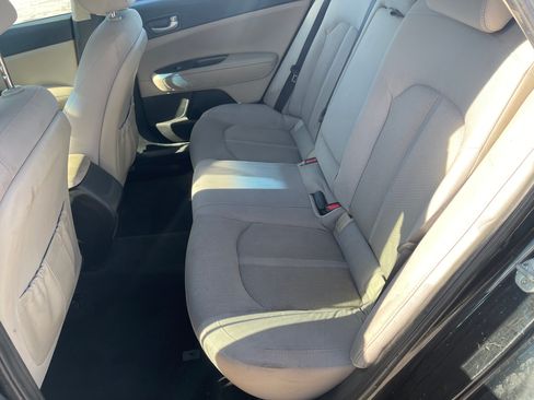Used 2018 Kia Optima LX w/ 17" Alloy Wheels Package image 11