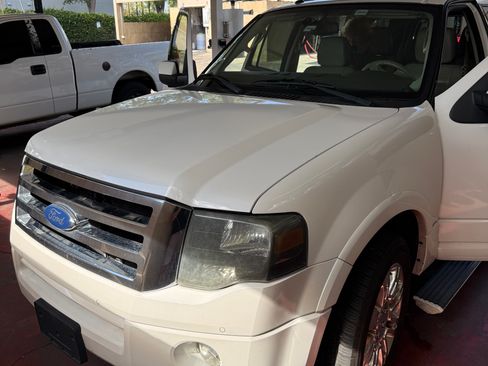 Used 2012 Ford Expedition Limited RWD image 4