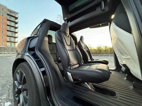 Used 2023 Tesla Model X image 29