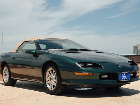 Used 1995 Chevrolet Camaro LT RWD image 4