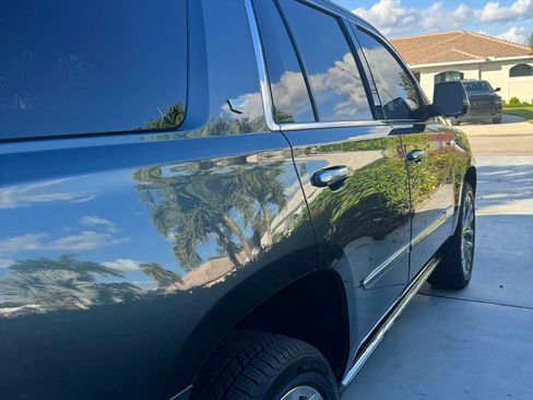 Used 2019 Cadillac Escalade Premium Luxury image 11