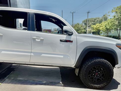 Used 2019 Toyota Tacoma TRD Off-Road image 11