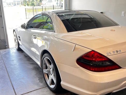 Used 2011 Mercedes-Benz SL 550 image 6