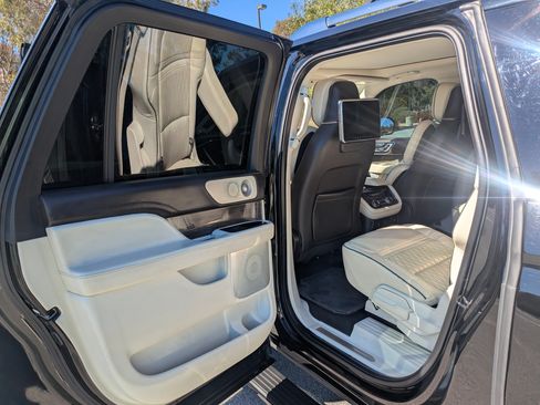 Used 2018 Lincoln Navigator L Black Label w/ Cargo Package image 9