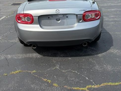 Used 2010 MAZDA MX-5 Miata Touring RWD image 8