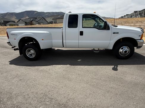 Used 1999 Ford F350 4x4 SuperCab DRW Super Duty image 2