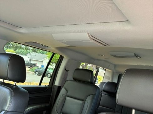 Used 2015 GMC Yukon XL SLT w/ Open Road Package AWD/4WD image 12