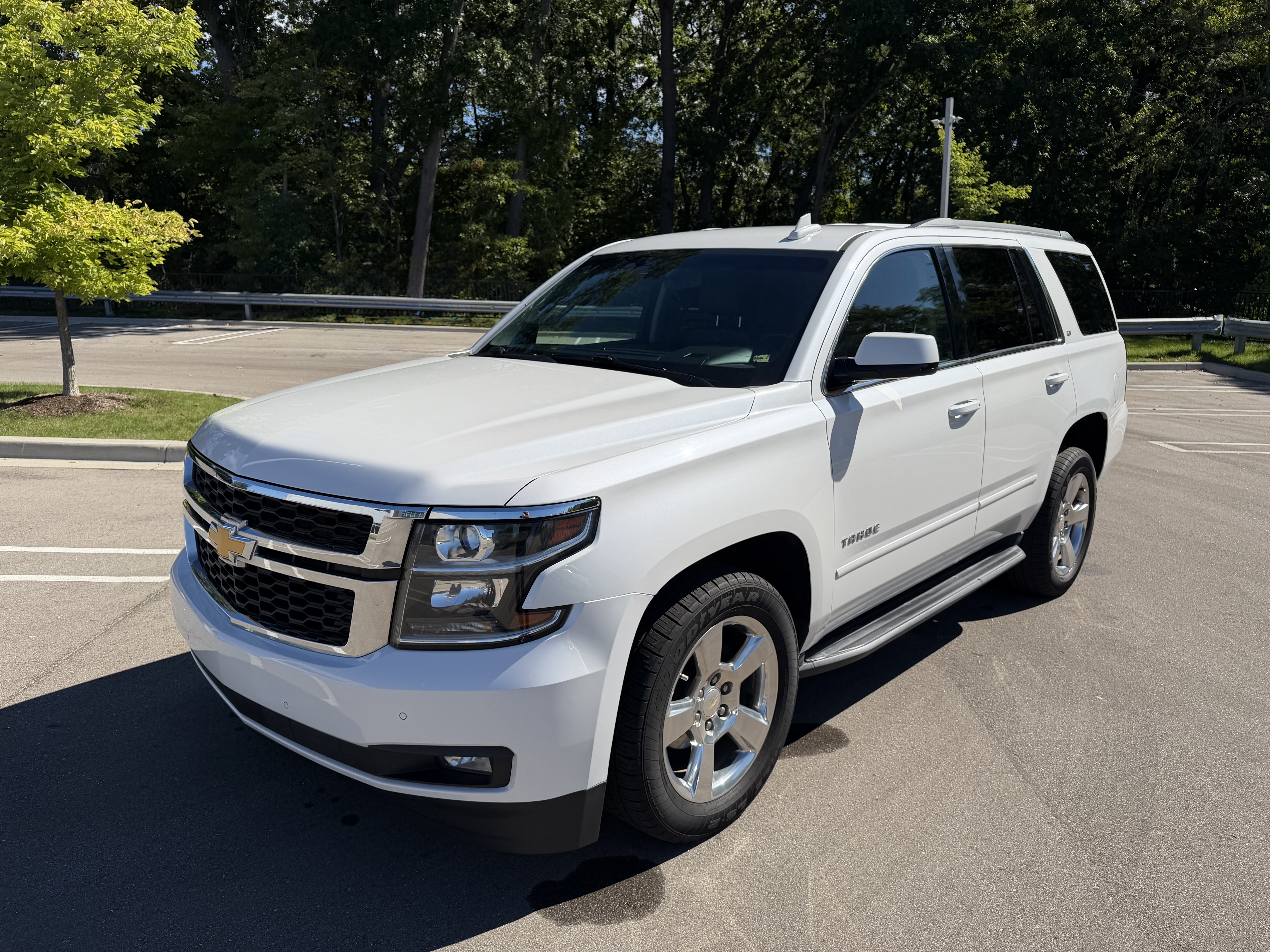 Used 2016 Chevrolet Tahoe LT w/ Luxury Package AWD/4WD image 4