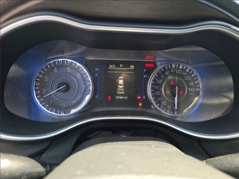 Used 2016 Chrysler 200 Limited w/ Convenience Group FWD image 6