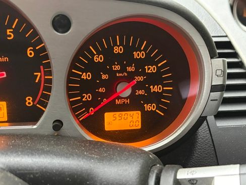 Used 2004 Nissan 350Z Touring RWD image 2