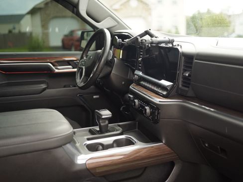 Used 2023 Chevrolet Silverado 1500 RST w/ Redline Edition AWD/4WD image 14