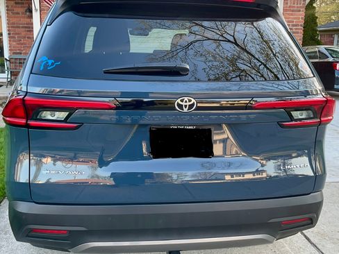 Used 2024 Toyota Grand Highlander AWD Hybrid image 4