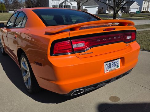 Used 2014 Dodge Charger SXT image 9