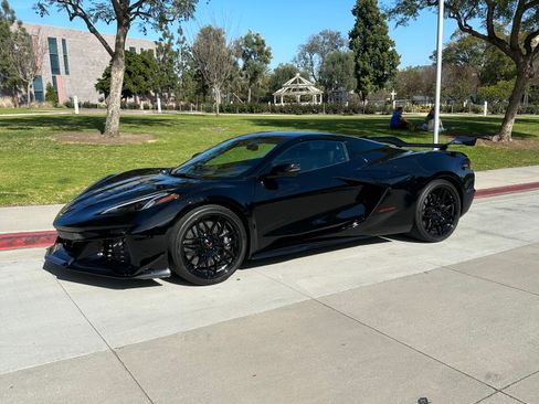 Used 2024 Chevrolet Corvette Z06 w/ Z07 Performance Package image 10