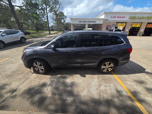 Used 2017 Honda Pilot EX-L image 2