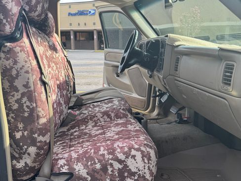 Used 2004 Chevrolet Silverado 1500 4x4 Regular Cab w/ Light Duty Power Package image 12