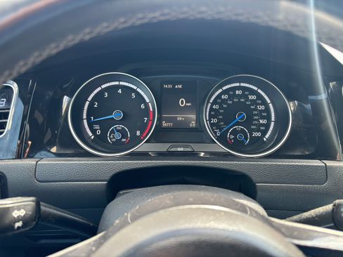 Used 2016 Volkswagen Golf R 4-Door AWD/4WD image 10