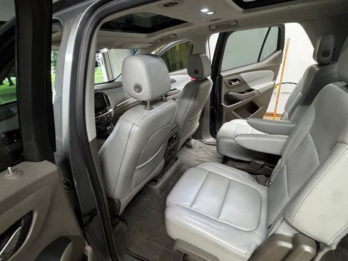 Used 2018 Chevrolet Traverse Premier AWD/4WD image 10