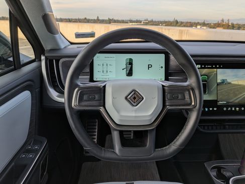 Used 2023 Rivian R1S Adventure image 12