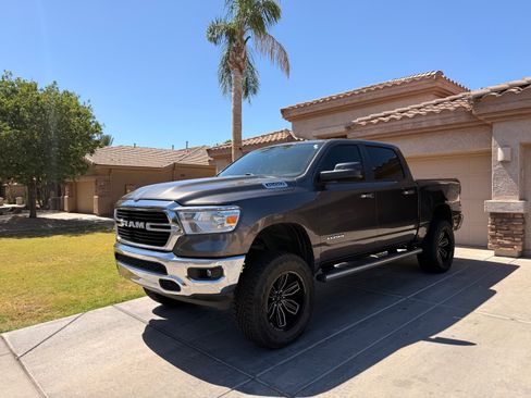 Used 2019 RAM 1500 Big Horn RWD image 2