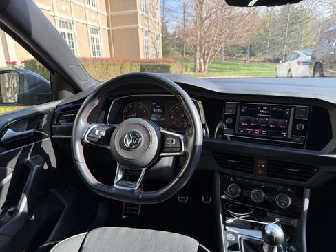 Used 2021 Volkswagen Jetta GLI image 26