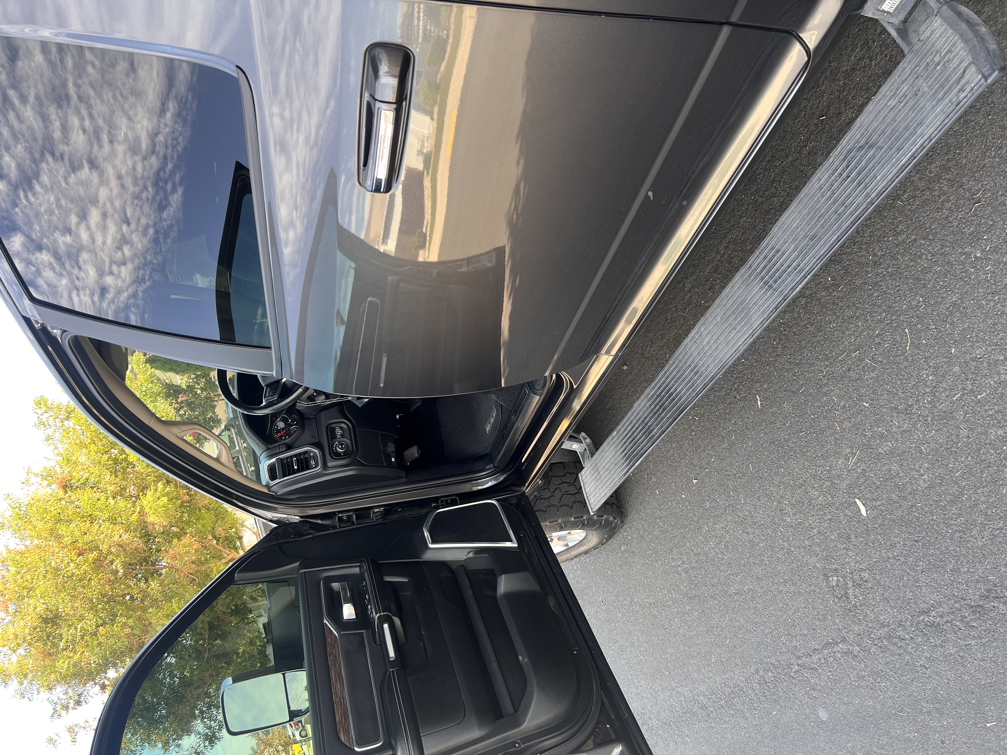 Used 2019 RAM 2500 Laramie AWD/4WD image 8