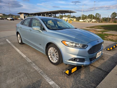 Used 2013 Ford Fusion Energi SE w/ Driver Assist Pkg image 1