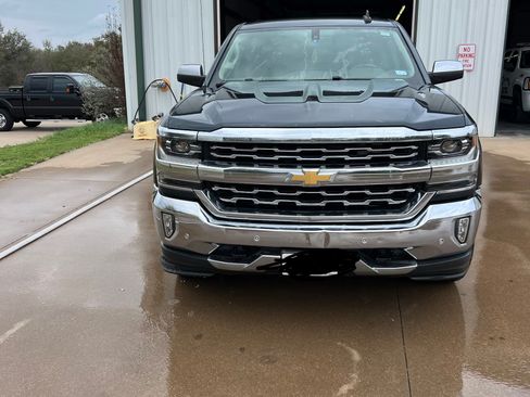 Used 2018 Chevrolet Silverado 1500 LTZ w/ Texas Edition image 6